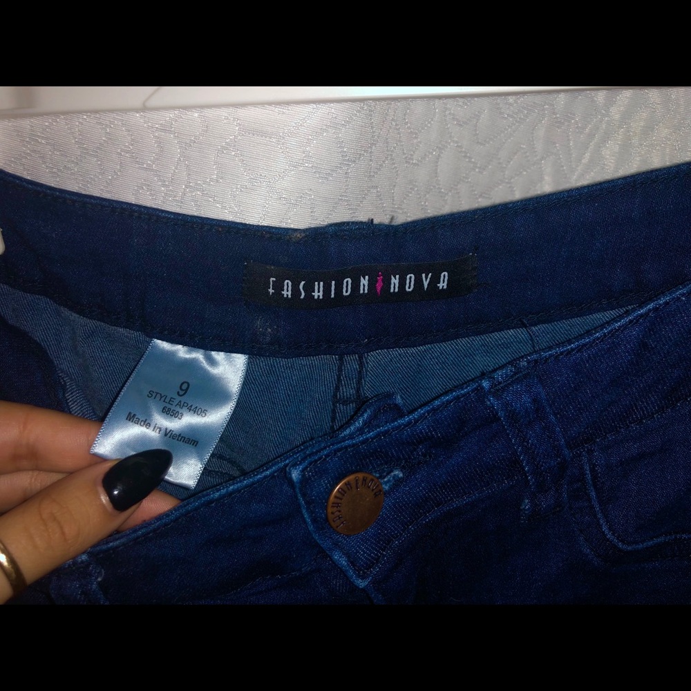 Size 9  Fashion Nova jeans